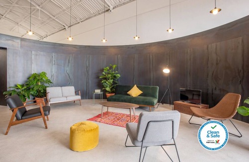 Marvila Apartment | Big groups Riverside Warehouse
