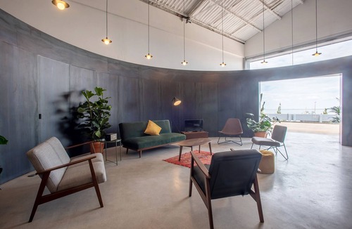 Marvila Apartment | Big groups Riverside Warehouse