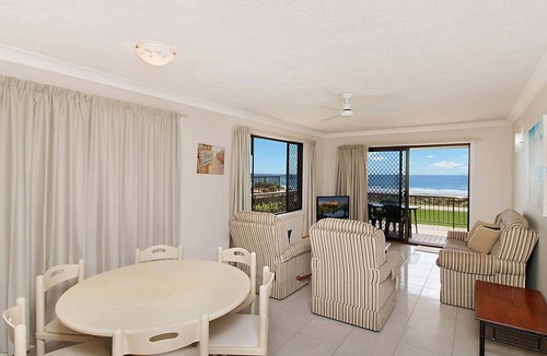 Bilinga Apartment | Bilinga Beach 4 - Absolute Beachfront