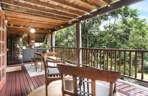Brinsmead House | Bindi Treehouse - Elevated Pole Home