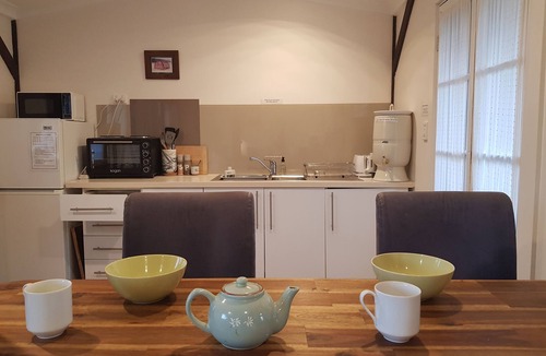 The Pocket Cabin | BIRDSONG: Cute Cabin in nature in Byron Bay Hinterland. 12mins to beach!