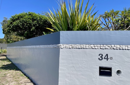 Anna Bay House | Birubi Blue. Walk to Beach. Pet Friendly. BBQ area.