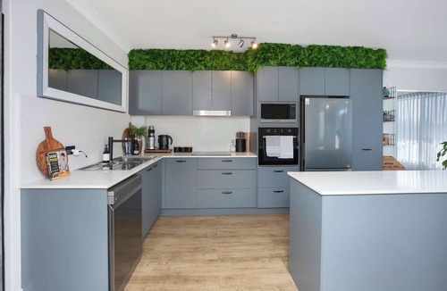 Forster Apartment | BJ Mick's Lakefront Apartment - Central Forster