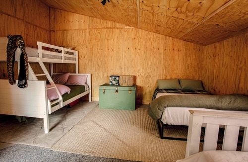 Bombay House | Black Duck Farm. Cosy Cabin, 10 minutes from Braidwood.