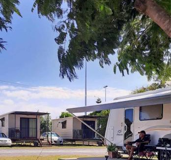 Yeppoon Apartment | Blue Dolphin Caravan Park Yeppoon