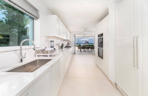 Lower Carlton Villa | Blue Oyster Summary: