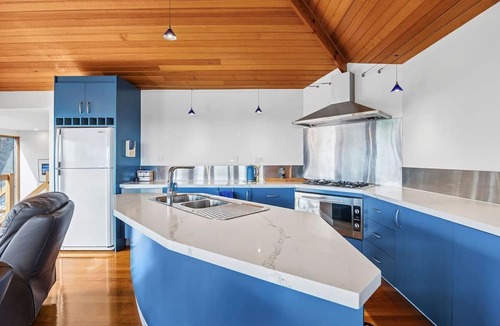 Anglesea House | Blue Water - At Anglesea