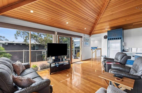 Anglesea House | Blue Water - At Anglesea