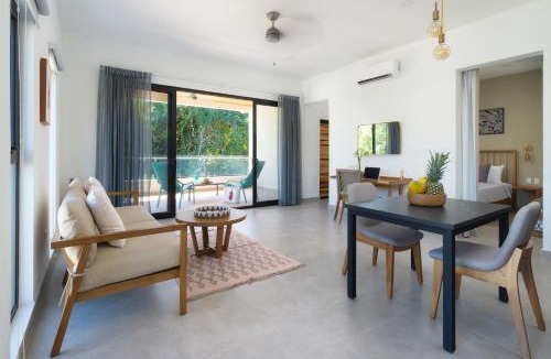 Playa Langosta Apartment | Bo Jungle - Steps to Tamarindo Beach - Surf Pool 4