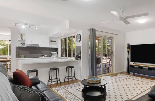 Bogangar House | Bogangar family pad with pool