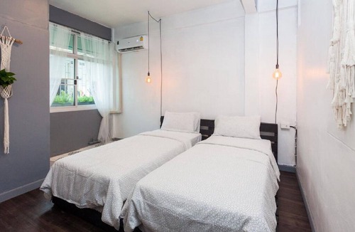 Wang Burapha Phirom House | Boho Twin Room with breakfast