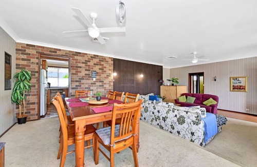 Cessnock Apartment | Book Direct for Accom with Pool in Hunter Valley