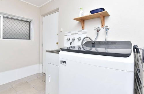Cessnock Apartment | Book Direct for Accom with Pool in Hunter Valley