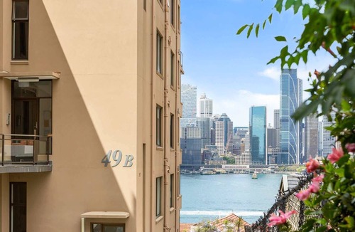 Kirribilli Apartment | Boutique 2-Bed with Stunning Sydney Harbour Views