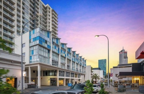 West Perth Apartment | Boutique and spacious apartment with stunning views in central CBD