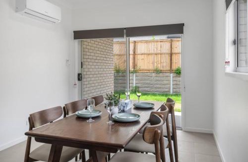 Park Ridge House | Brand New Convenient Family Home with Workspace