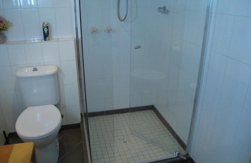 Howrah Apartment | Breakfast Provisions Provided With Harbour View