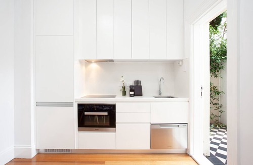 Lewisham Apartment | Bright and Beautiful Studio in Quiet Neighbourhood