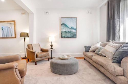 McMahons Point House | Bright and Spacious Home, Near to Sydney CBD