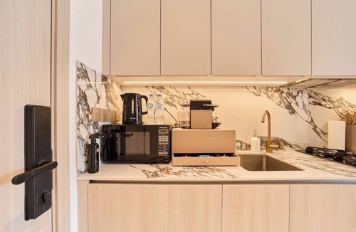 Al Barsha Apartment | Bright Studio Retreat | Floarea Residence Arjan