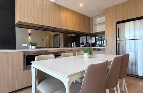 Leichhardt Condo | Bright Stylish 2B2B Apartment in Leichhardt
