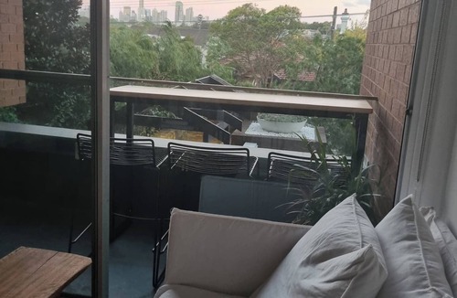 Annandale Apartment | Bright & Sunny 1bdr with City Views Mins to CBD