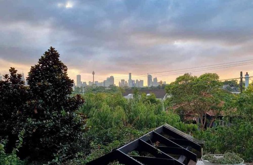 Annandale Apartment | Bright & Sunny 1bdr with City Views Mins to CBD