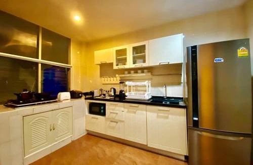 Khlong Toei Nuea Apartment | BTS Asoke 6bedroom townhouse