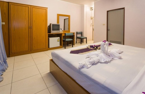 Nanai Road House | Bucintoro Restaurant & Guesthouse Belvedere - 10 minutes from Patong Beach