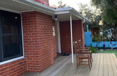Lockridge House | Budget Accommodation/Entire house/3Bed/1Bath