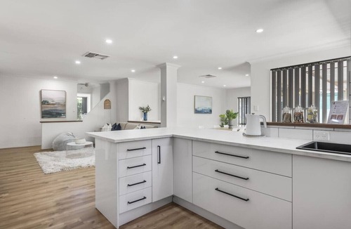 Halls Head House | Budget-Friendly Halls Head 4x2
