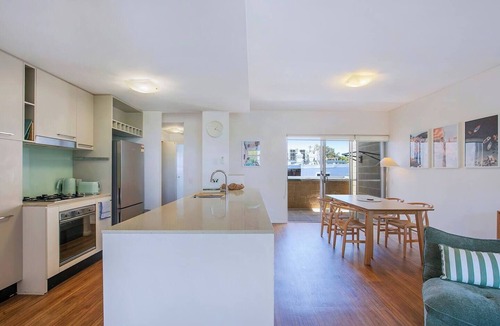 Bulimba Apartment | Bulimba Solace Poolside Living by Brisbane River