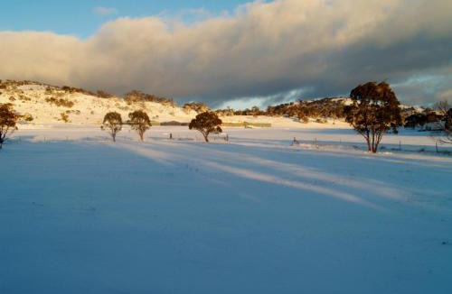 Jindabyne House | Bush Rock Touchdown Cottages