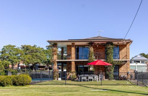 Booragul Apartment | By the Lake - Lake Macquarie
