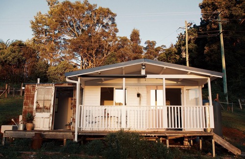 Rosebank House | Byron Bay Hinterland Off Grid Cabin Farm Stay