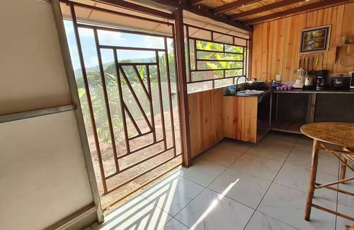 Baru Cabin | Cabaña Secuoya Makambu near beaches and Nauyaca.