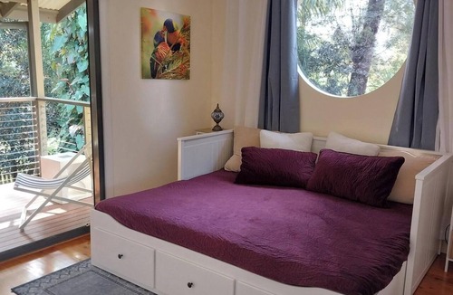 Brisbane Waterfront Bed & Breakfast | Calm Island Stay · Private Room