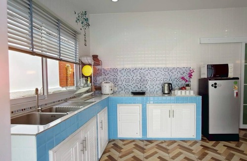 Saen Suk Villa | Canary Pool Villa Bangsaen