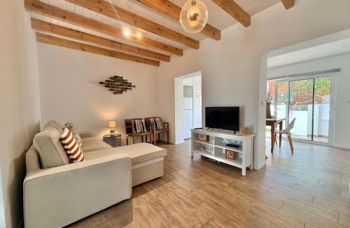 Pica Galo Villa | CAPARICA BEACH VILLA
