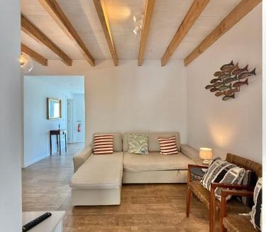 Pica Galo Villa | CAPARICA BEACH VILLA