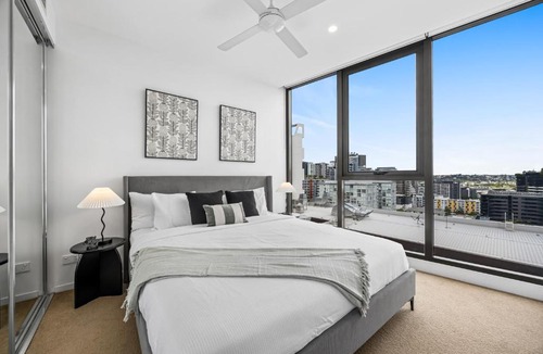Newstead Apartment | Capri Apartments - Free Secure Parking