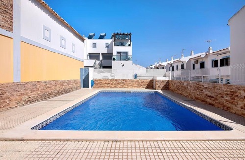 Manta Rota House | Captivating Holiday Home in Manta Rota with Swimming Pool