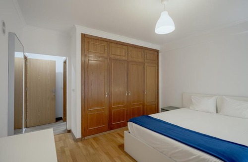 Carcavelos Apartment | Carcavelos Bright & Modern Apartment by Homing
