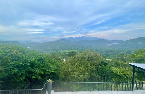 Tarcoles House | Casa Blanca Home with View