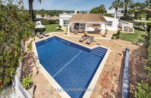 Guia Villa | Casa Celina