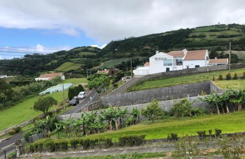 Ribeira Cha House | Casa da Adega