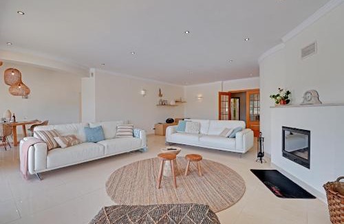 Loule Villa | Casa do Pomar by Portucasa