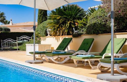 Estombar Villa | Casa Mandalin