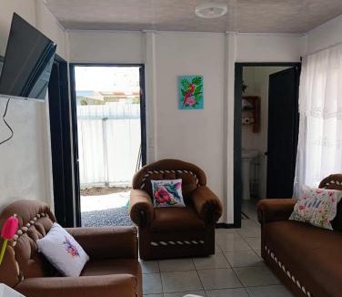 Quebrada La Gamba House | Casa Mariposa Full Accommodation