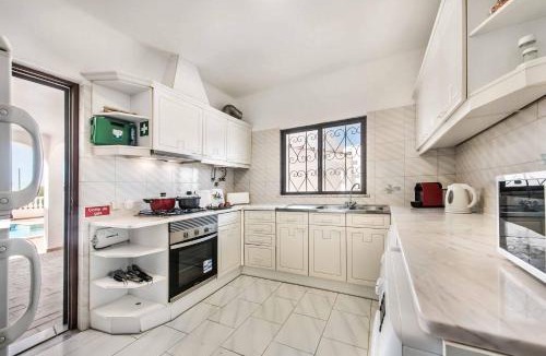 Monte Raposo Villa | Casa Omar